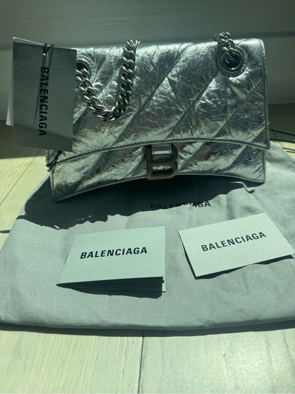 Balenciaga
Small Crush Quilted
Silver Leather Shoulder Bag - Picture 3 of 16